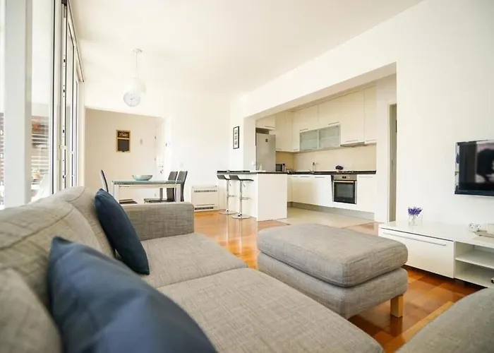 Apartment Zara White