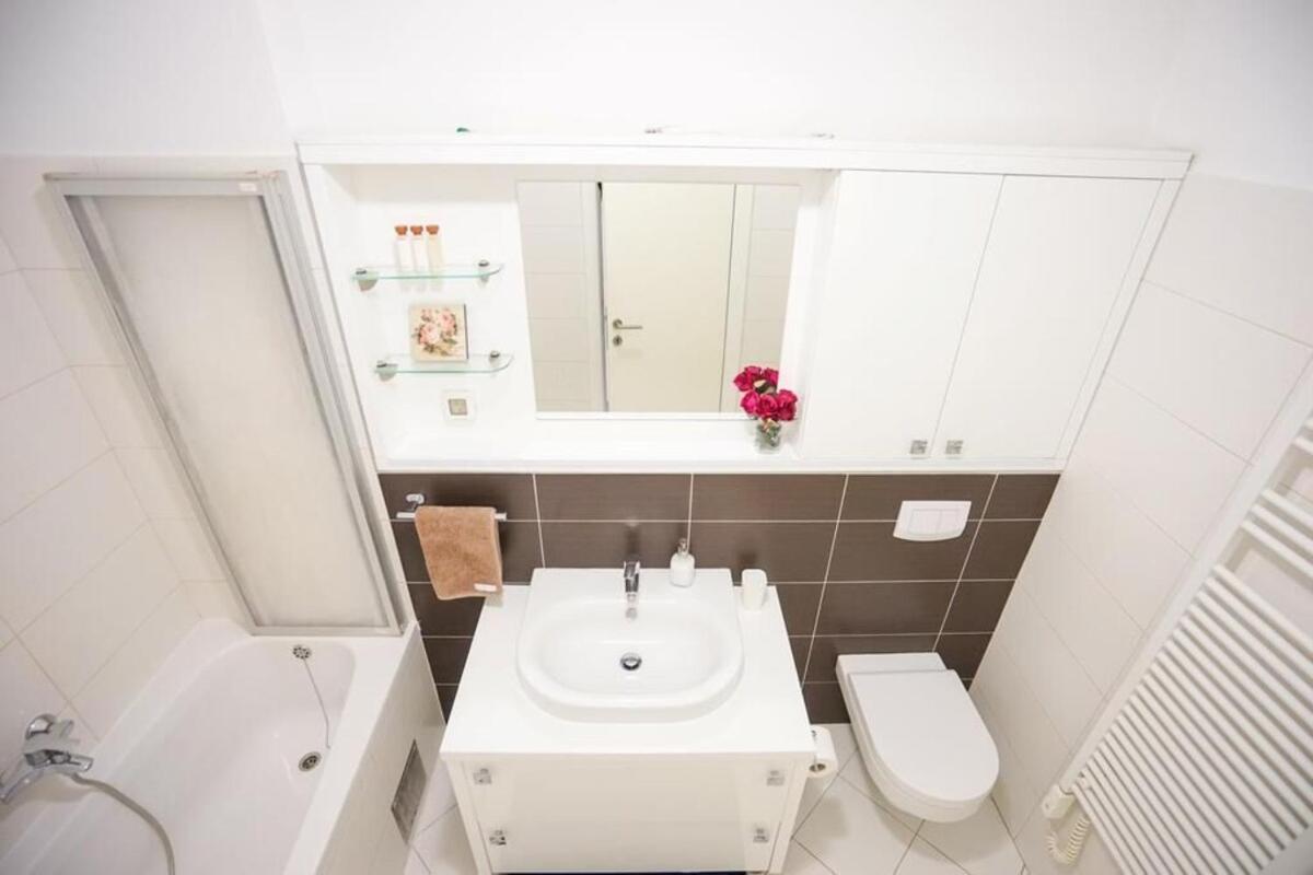 Apartment White